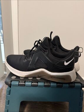 Nike Black and White Training Sneakers with Midsole Window